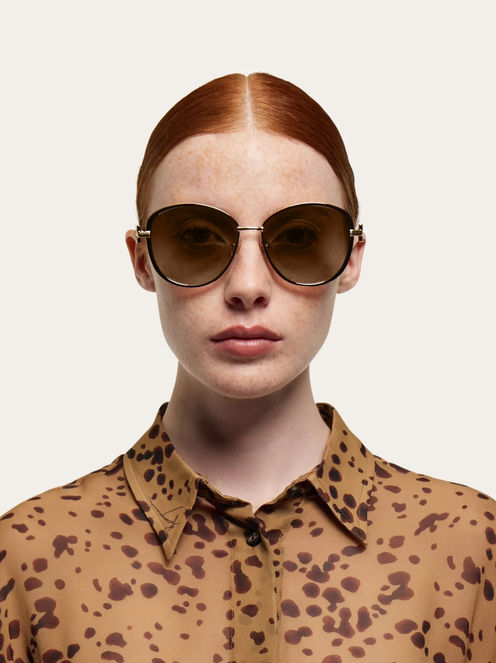 Cat-eye frame sunglasses - Women