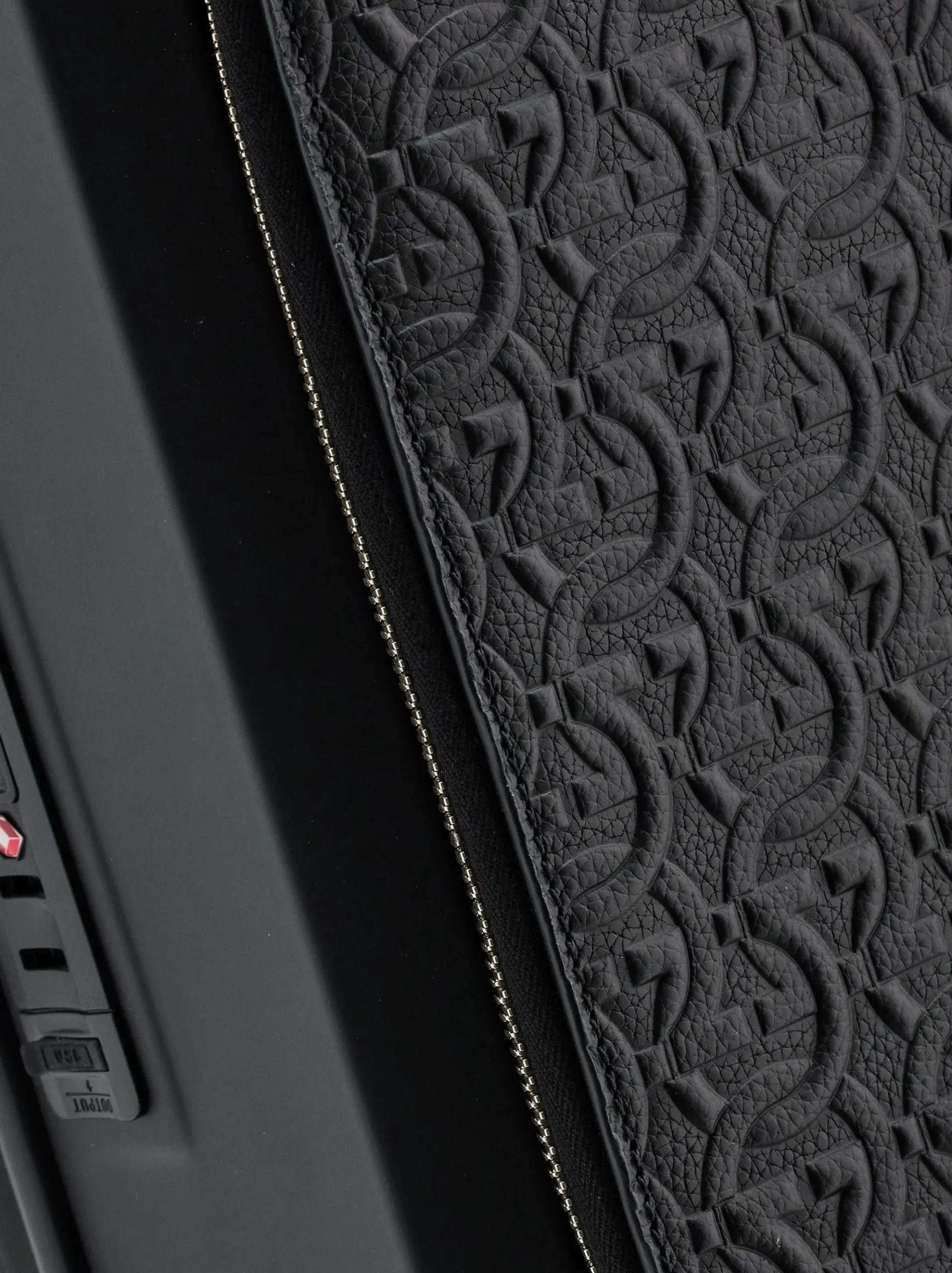 Embossed Gancini hand luggage - Men