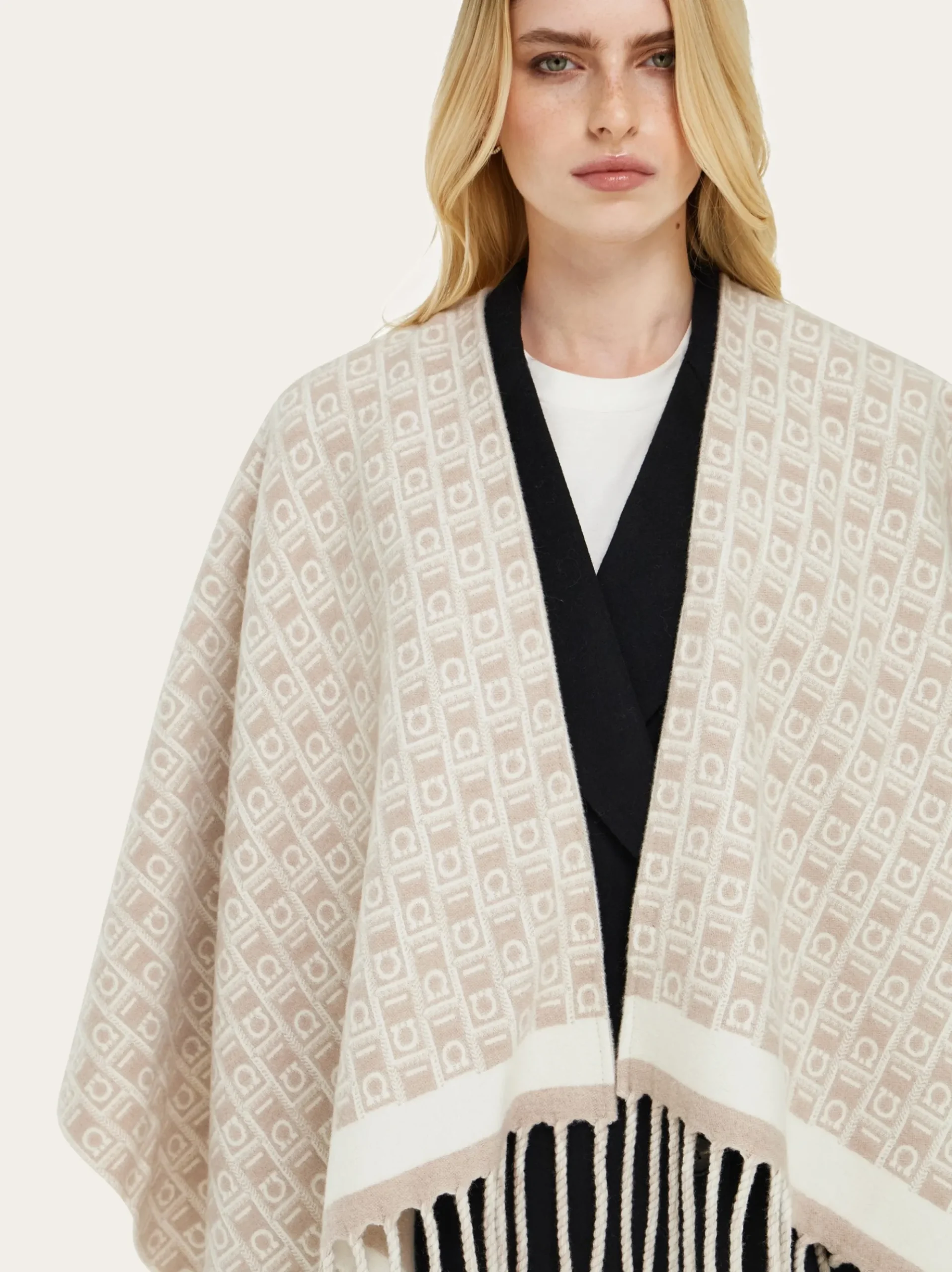 Ferragamo Monogram cape - Women