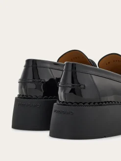 Hug buckle chunky loafer - Women