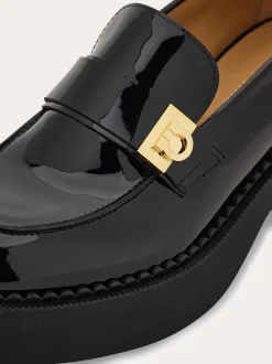 Hug buckle chunky loafer - Women