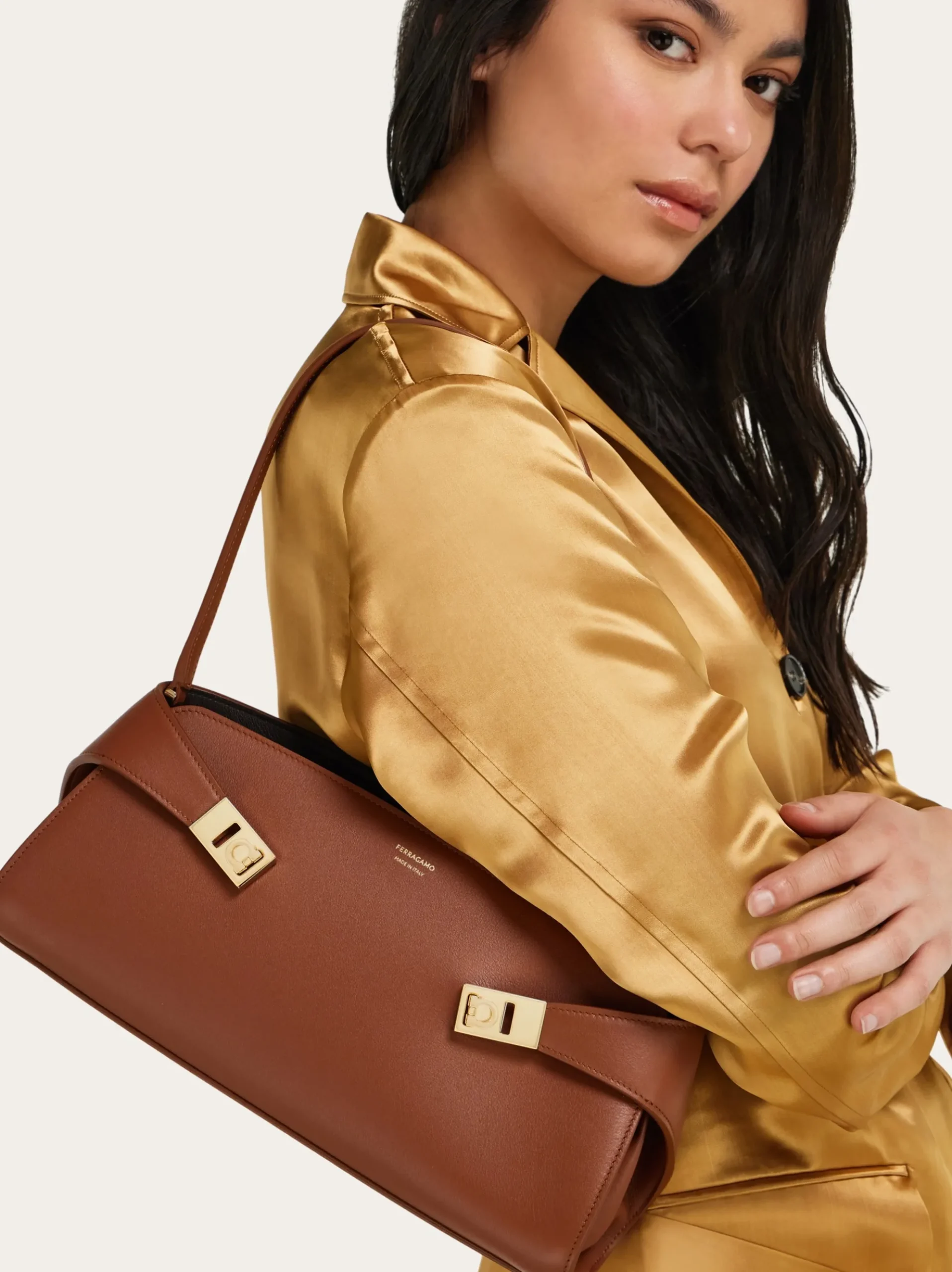 Hug East-West shoulder bag - Women