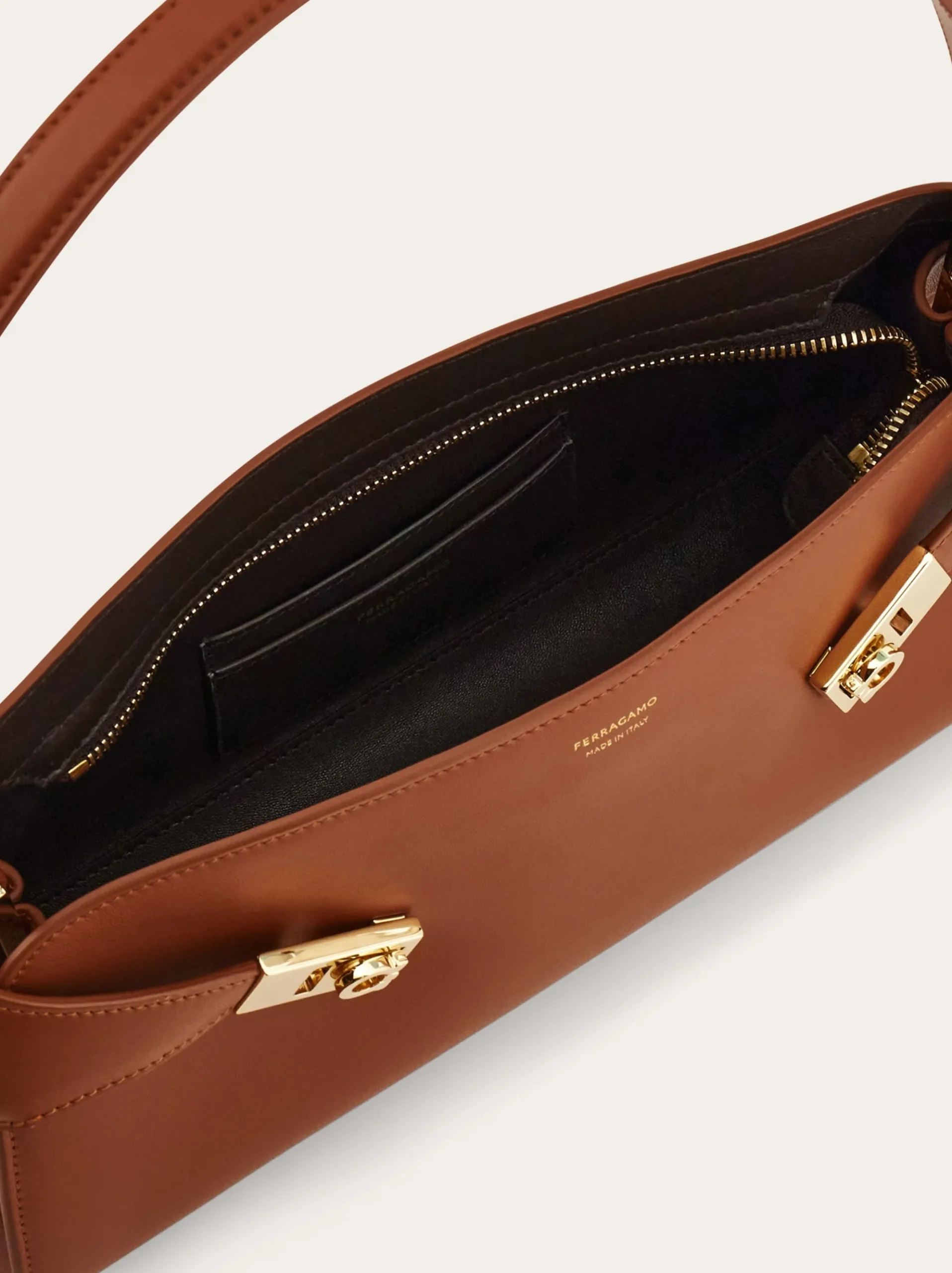 Hug East-West shoulder bag - Women