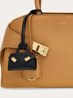 Hug mini charm - Women