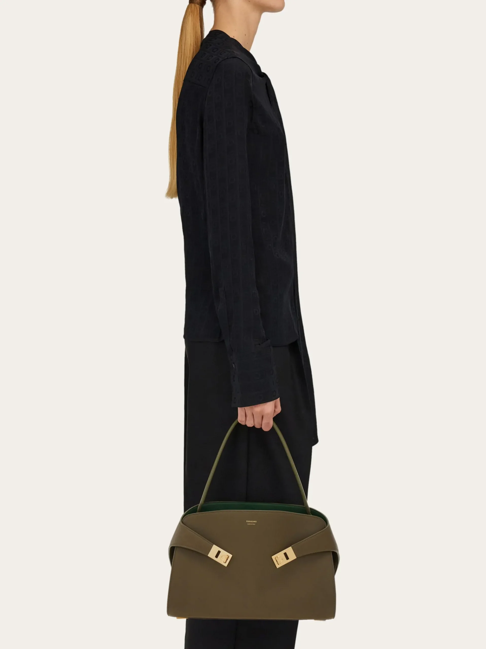Hug Soft bicolor shoulder bag (M) - Women