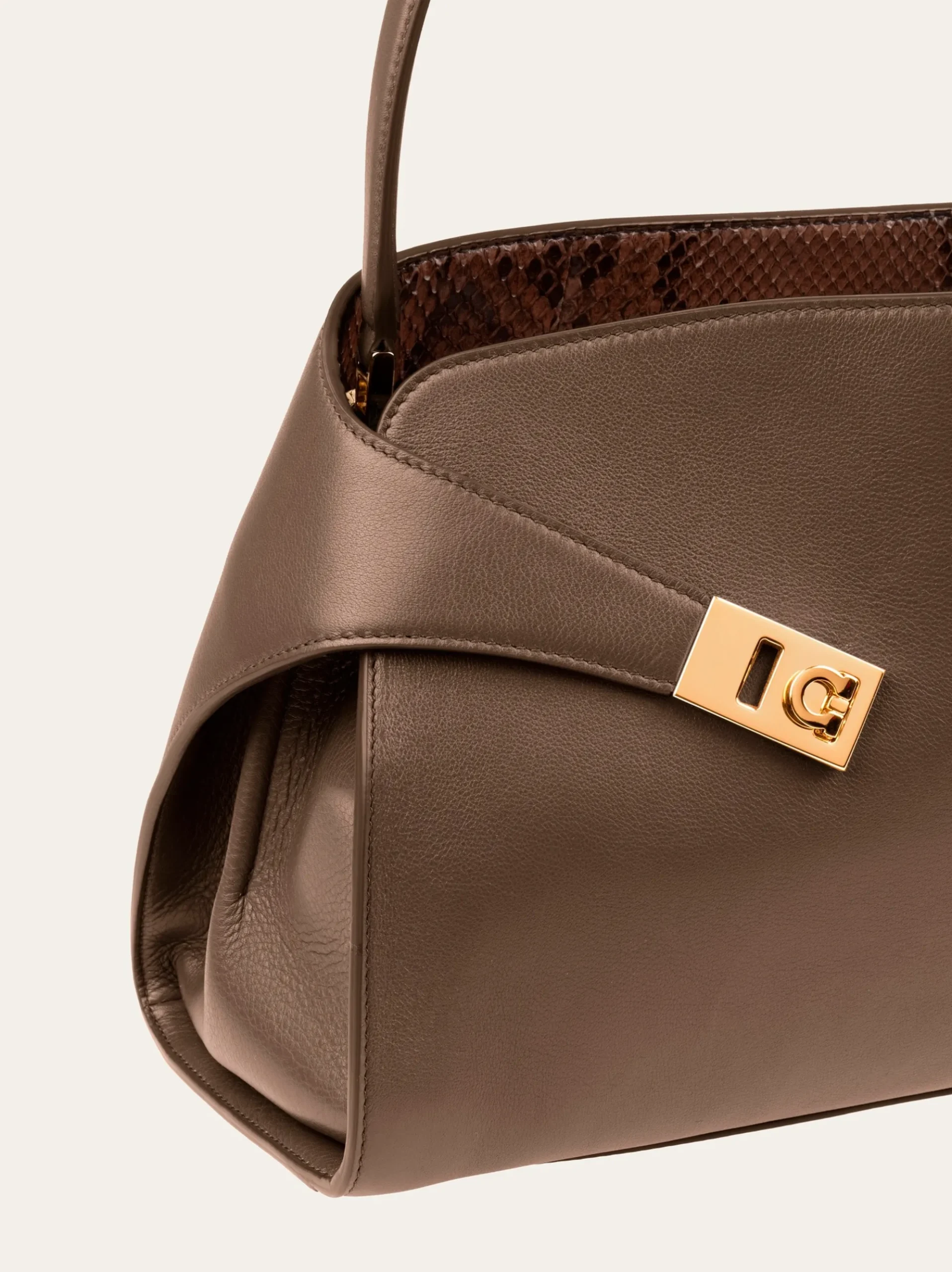 Hug Soft bicolor shoulder bag (M) - Women
