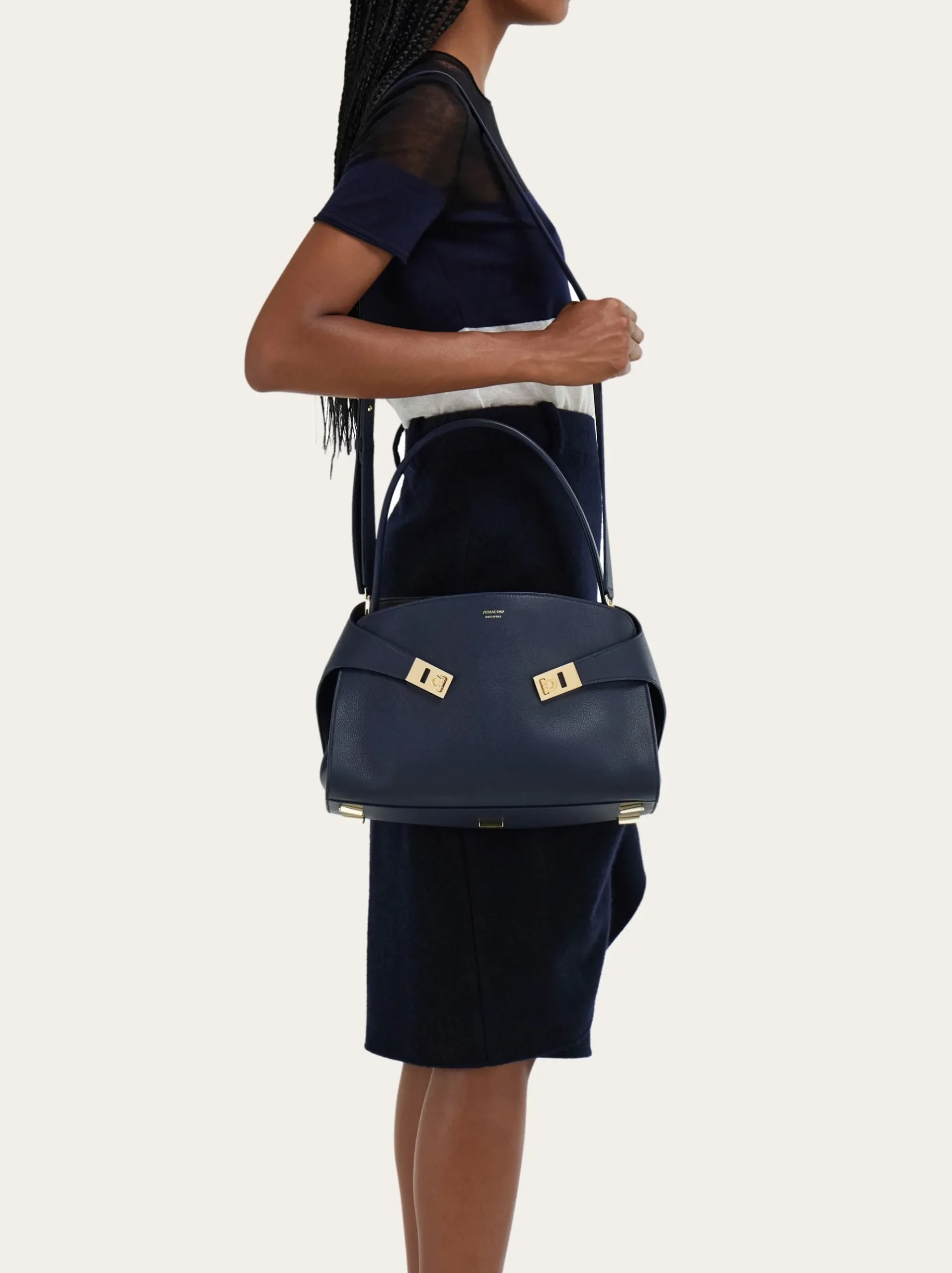 Hug Soft bicolor shoulder bag (M) - Women