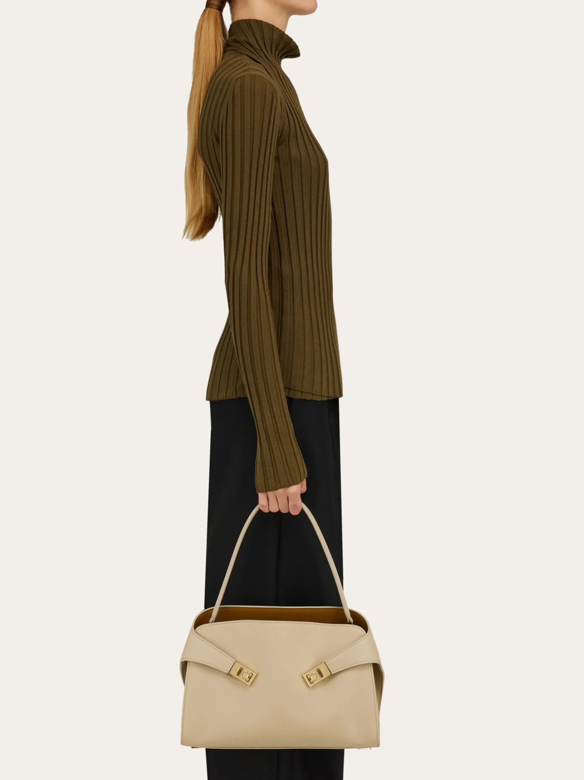 Hug Soft bicolor shoulder bag (M) - Women