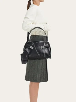 Hug Soft multi-zip shoulder bag (M) - Women