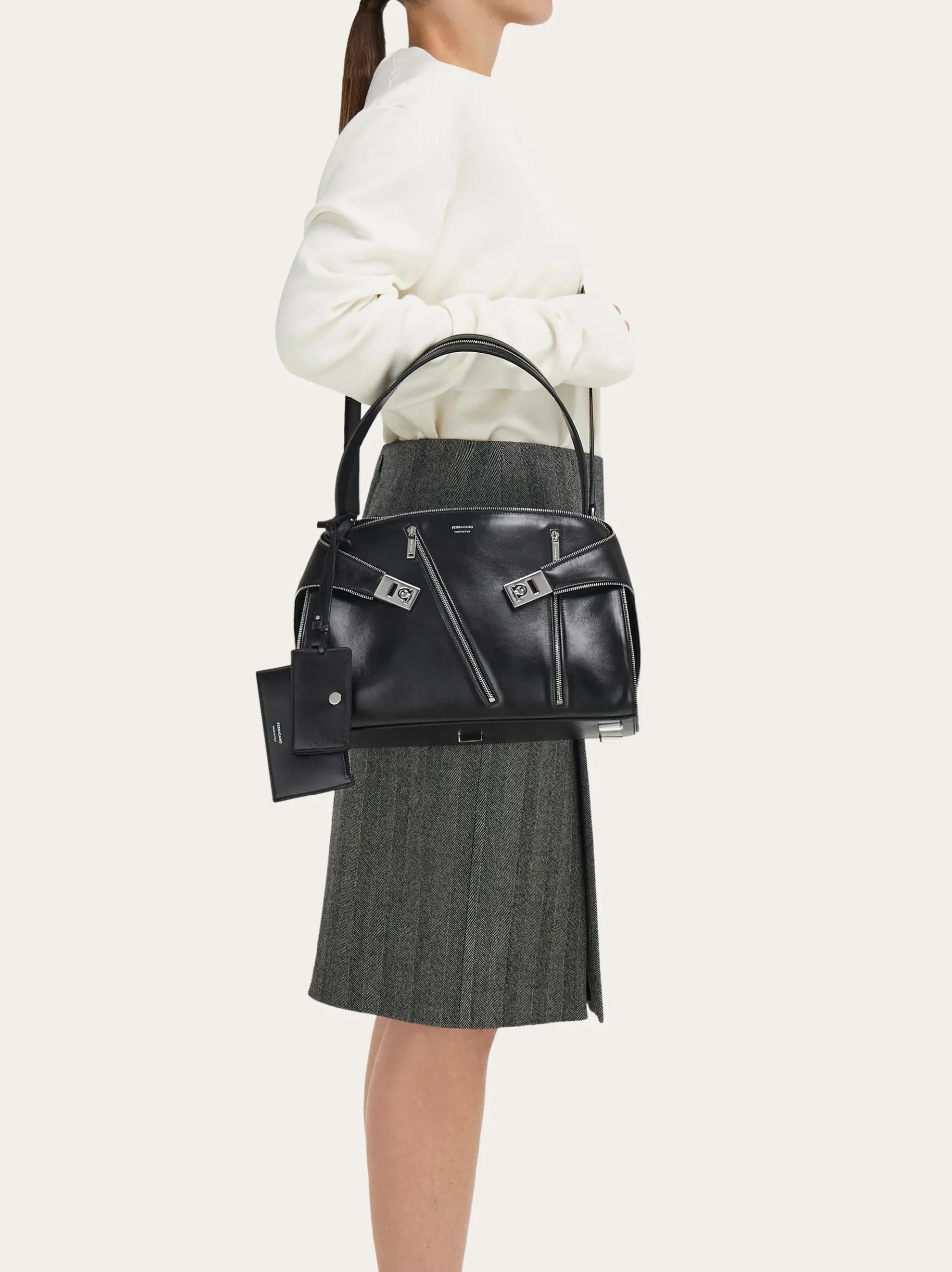 Hug Soft multi-zip shoulder bag (M) - Women