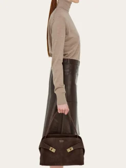 Hug Soft shoulder bag (M) - Women