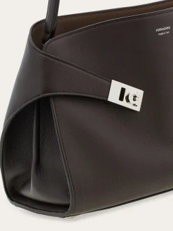 Hug Soft shoulder bag (M) - Women