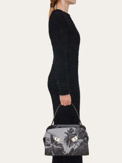 Hug Soft shoulder bag (M) - Women