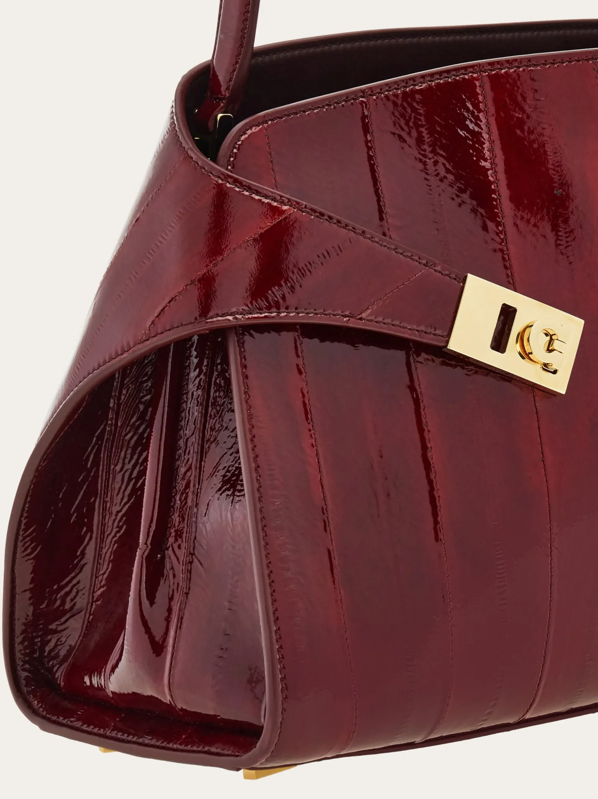 Hug Soft shoulder bag (M) - Women