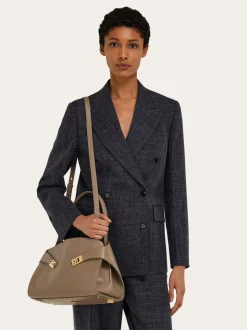 Hug Soft shoulder bag (M) - Women