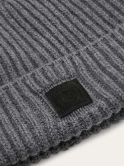 Knitted beanie - Women