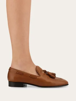 Loafer with tassel detail - Women