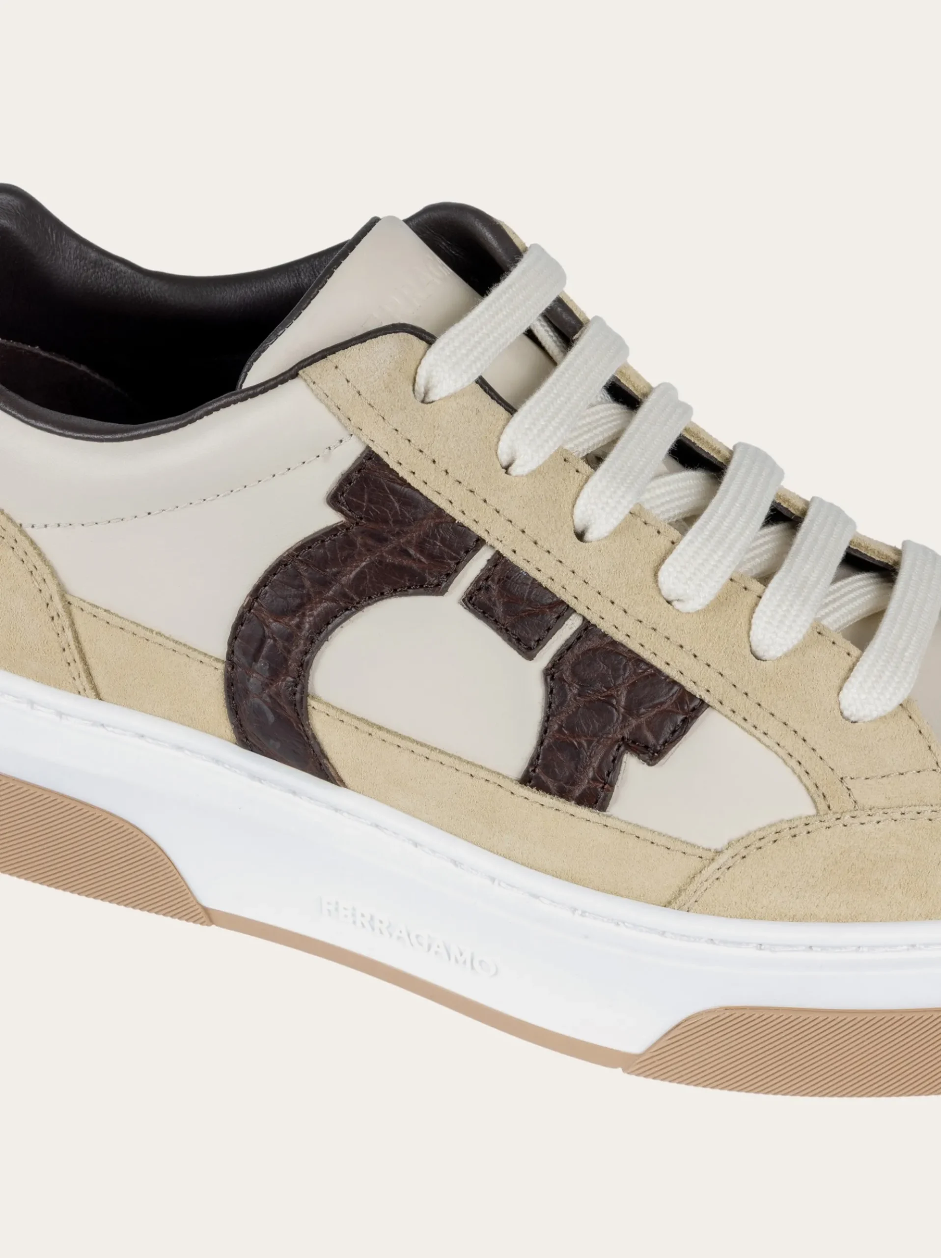 Low top sneaker with Gancini outline - Men