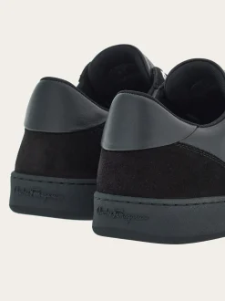 Low top sneaker with signature - Men