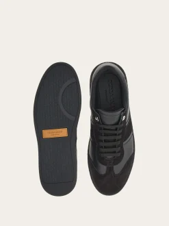 Low top sneaker with signature - Men