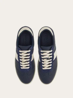 Low top sneaker with signature - Men