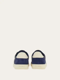 Low top sneaker with signature - Men