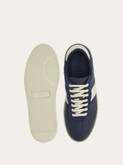 Low top sneaker with signature - Men