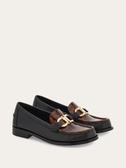 Moccasin with Gancini ornament - Women