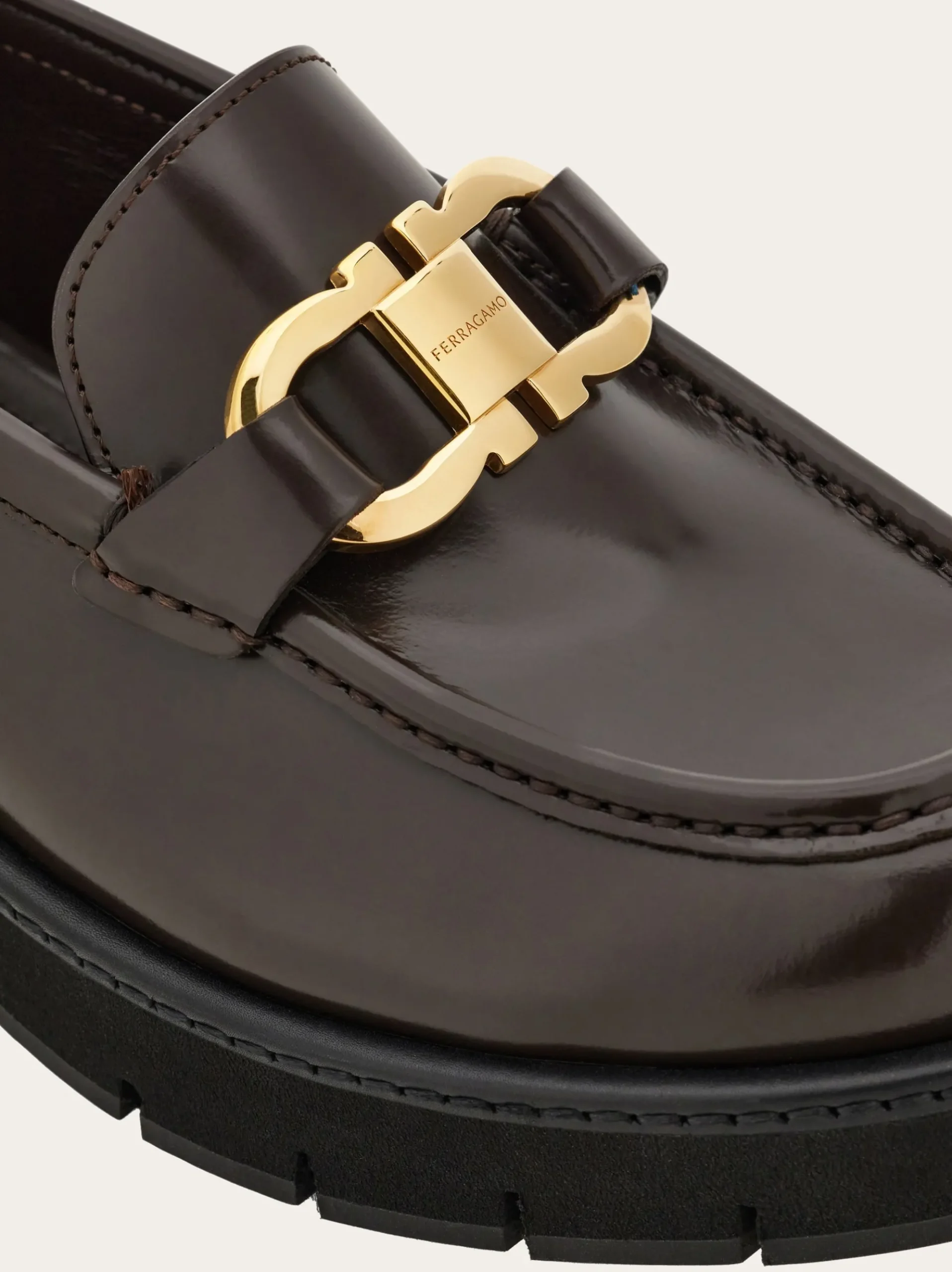 Moccasin with Gancini ornament - Women
