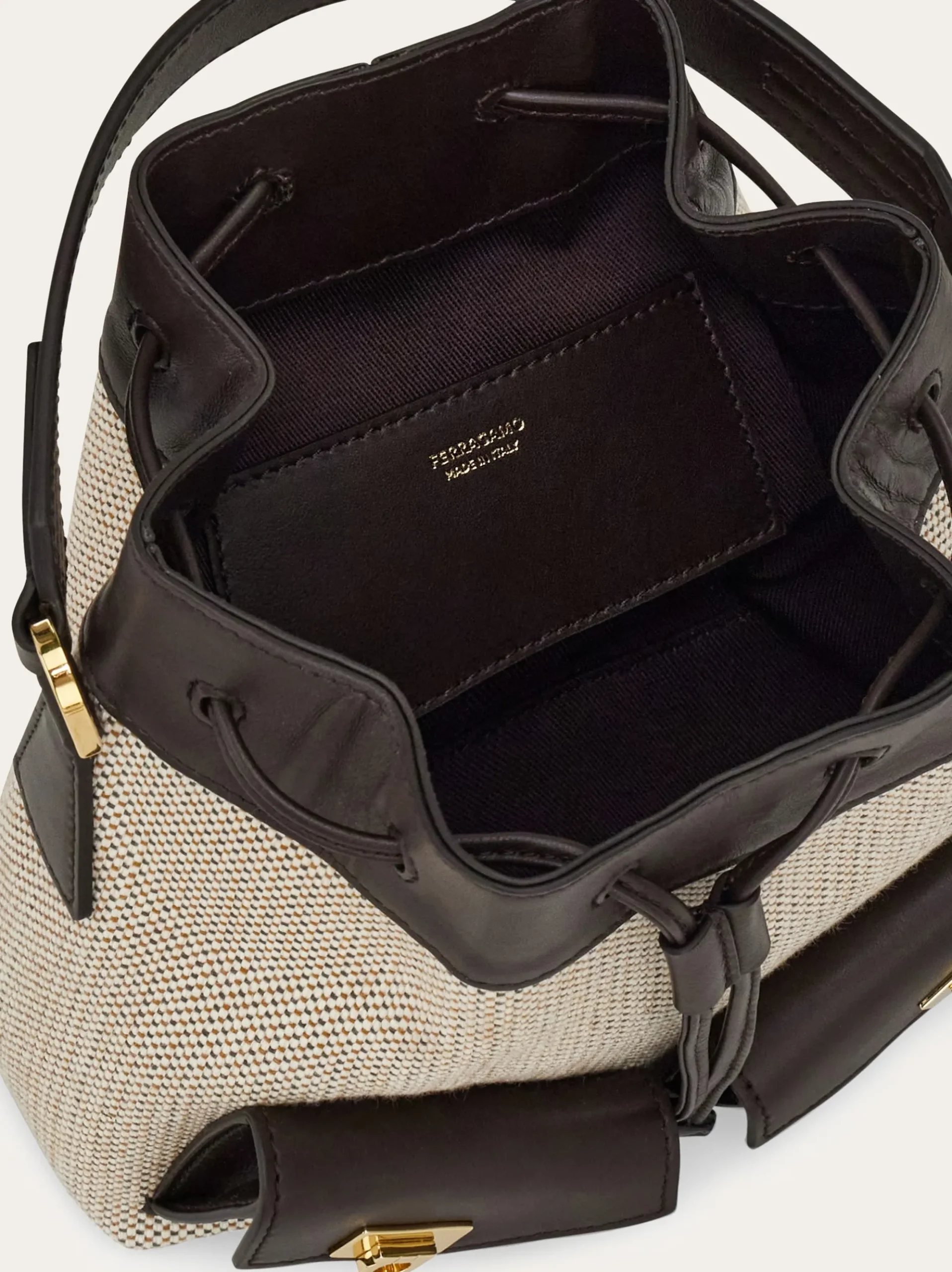 Multipocket bucket bag - Women