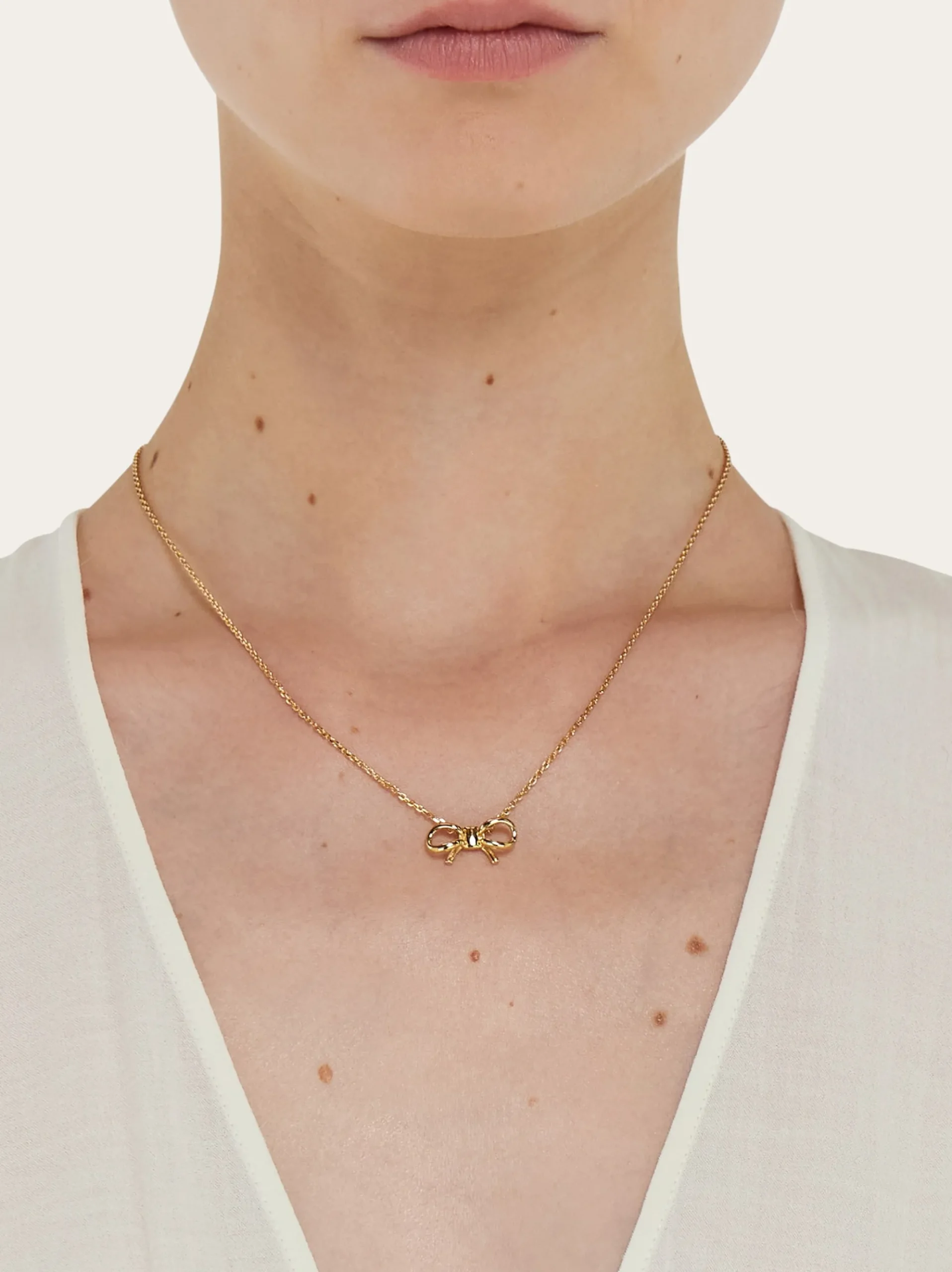 Necklace with bow pendant - Women