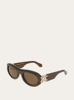 Oval frame sunglasses - Women