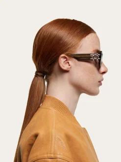 Oval frame sunglasses - Women