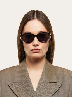 Oval frame sunglasses - Women