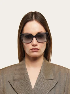 Rectangular frame sunglasses - Women