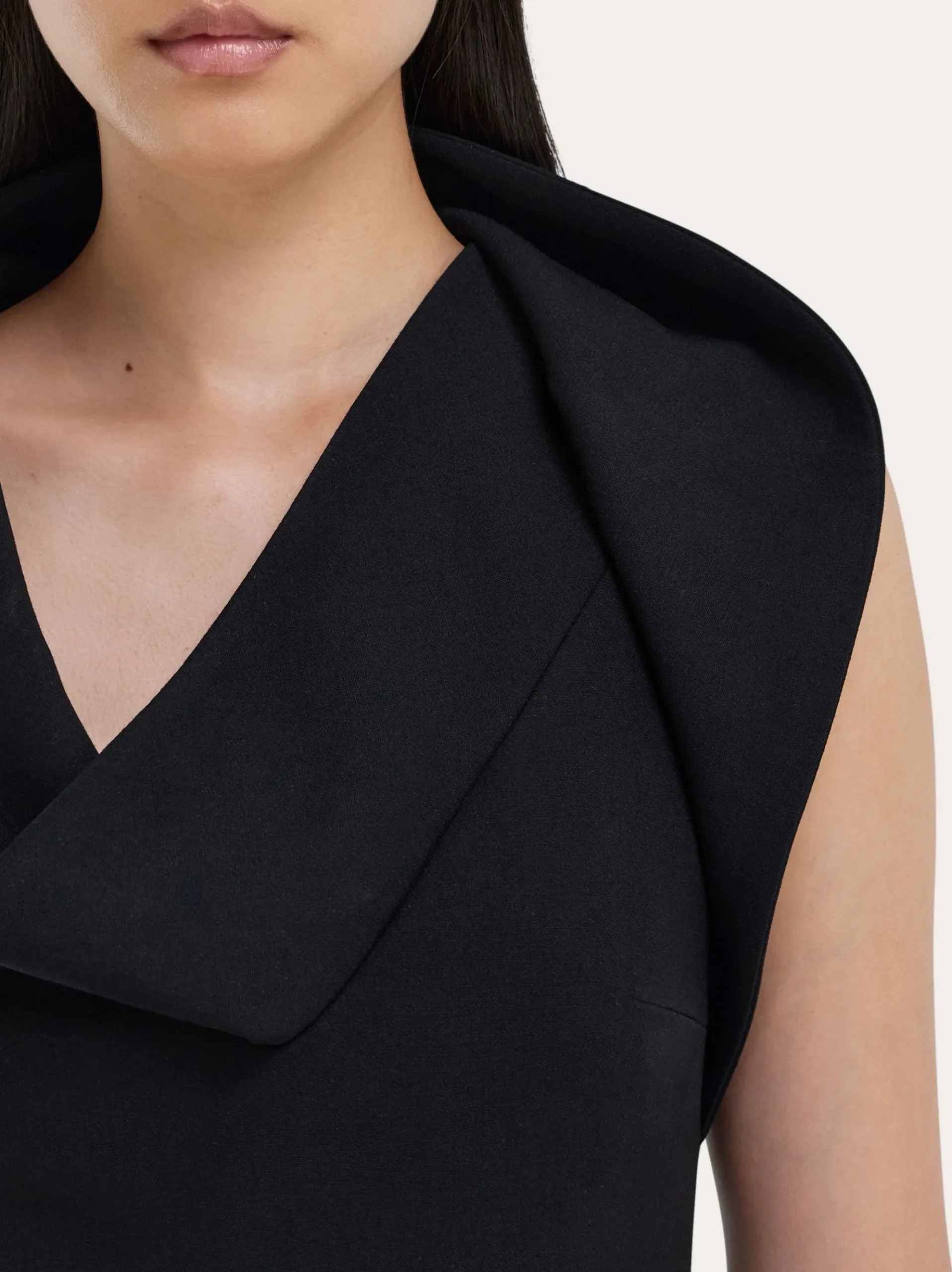 Short asymmetric dress - Women