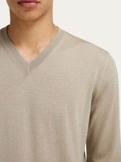 V-neck sweater - Men