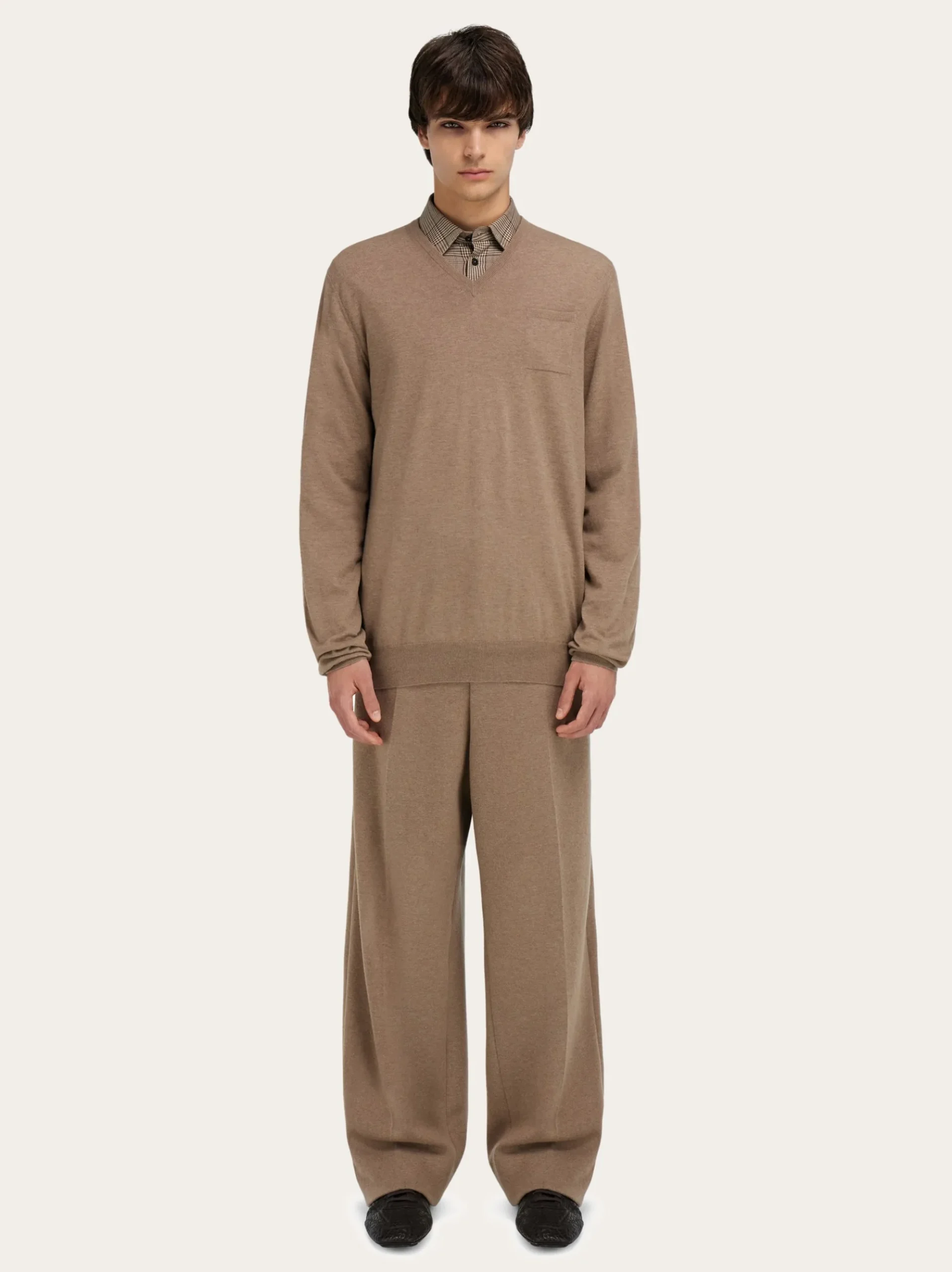 V-neck sweater with pocket detail - Men